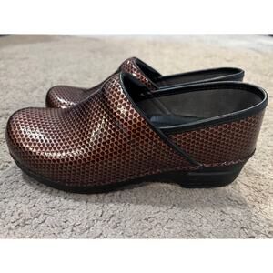 Dansko Bronze Patterned XP Professional Clogs - size 39